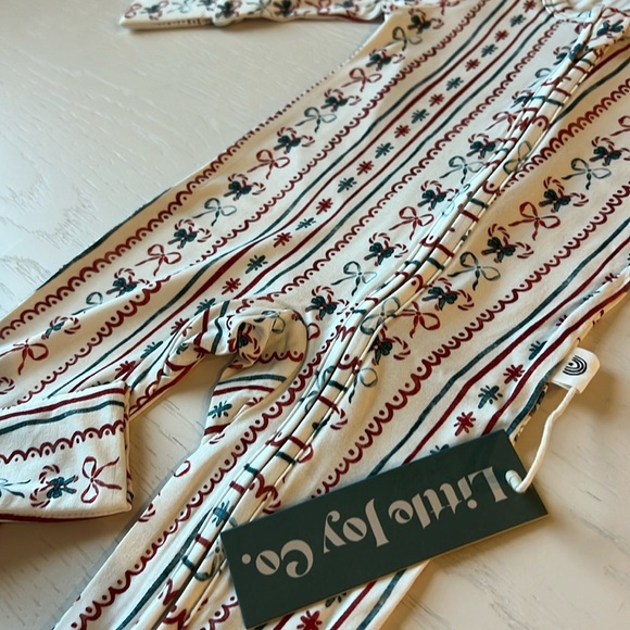 🎄Little Joy Co Candy Cane Bows Convertible Footie 6-9 months - Picture 3 of 8